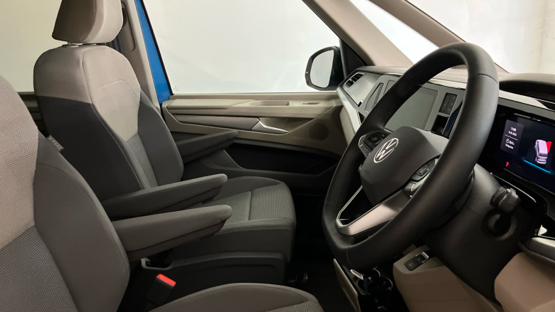 Volkswagen Multivan 1.5 TSI eHybrid Life 5dr 4MOTION DSG Estate